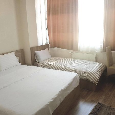 Bolero Hotel Урошевац Экстерьер фото