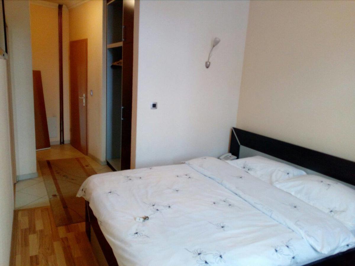 Bolero Hotel Урошевац Экстерьер фото