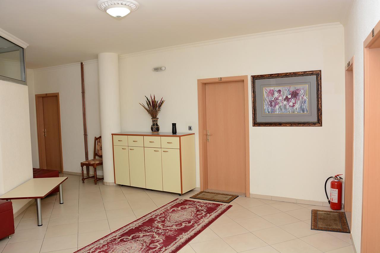 Bolero Hotel Урошевац Экстерьер фото