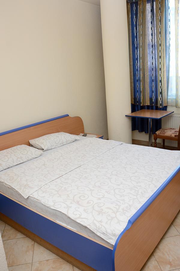 Bolero Hotel Урошевац Экстерьер фото