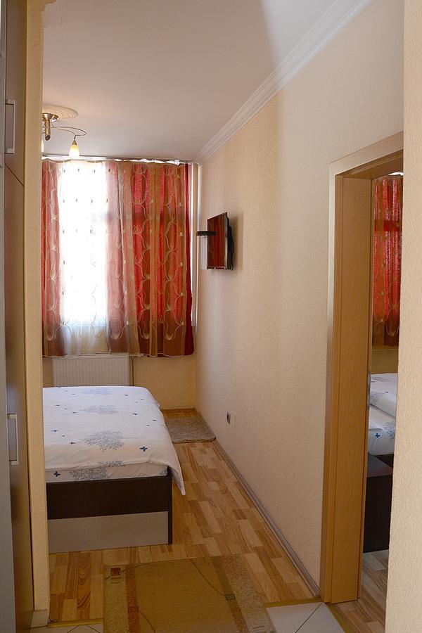 Bolero Hotel Урошевац Экстерьер фото